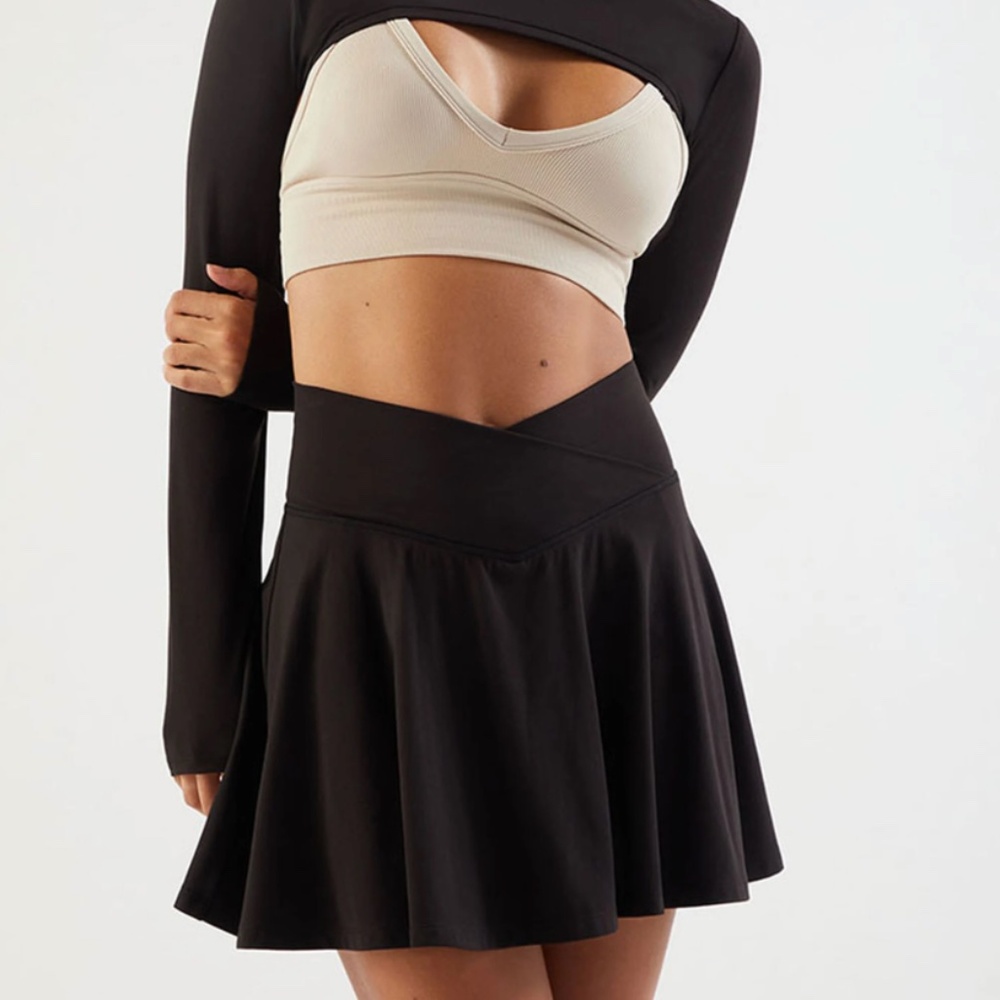 PAC 1980 PAC WHISPER Black Active Crossover Front Mini Skirt